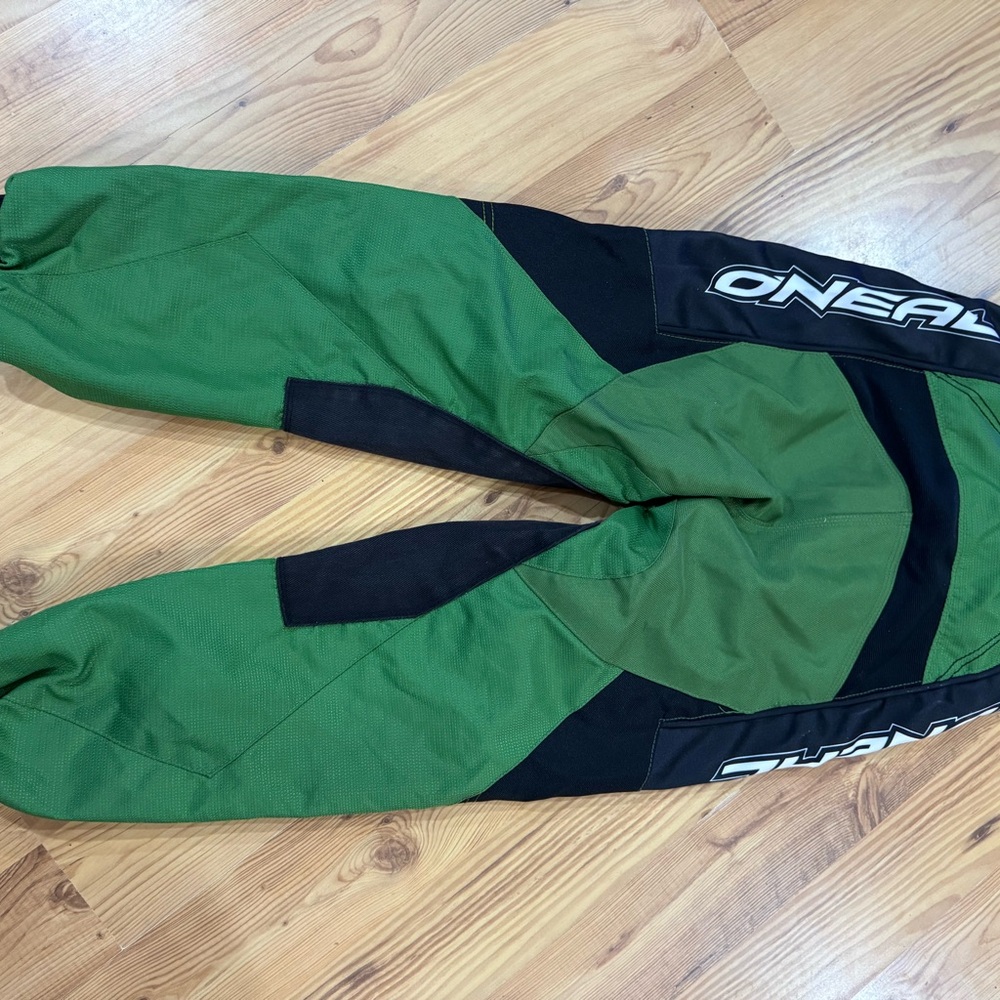 O'Neill Kids Green and Black Bottoms